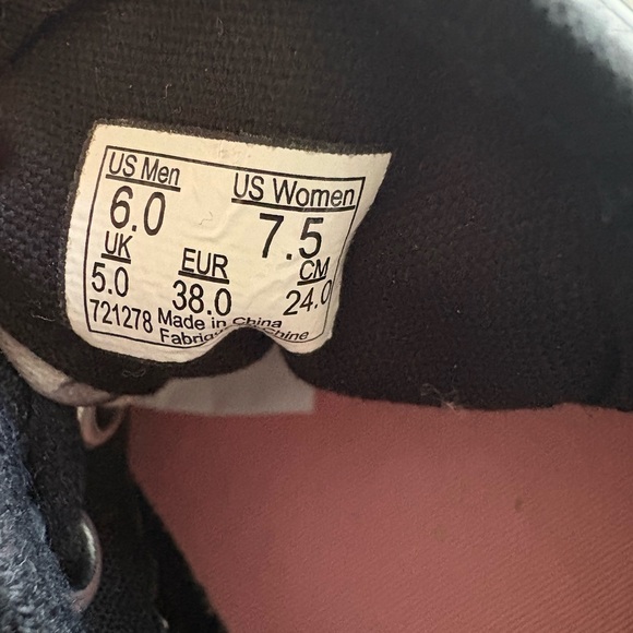 Vans "Digi Roses” - Picture 7 of 7